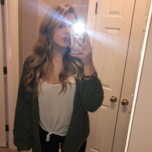 Meet your Posher, Ellie - Picture 1 of 1